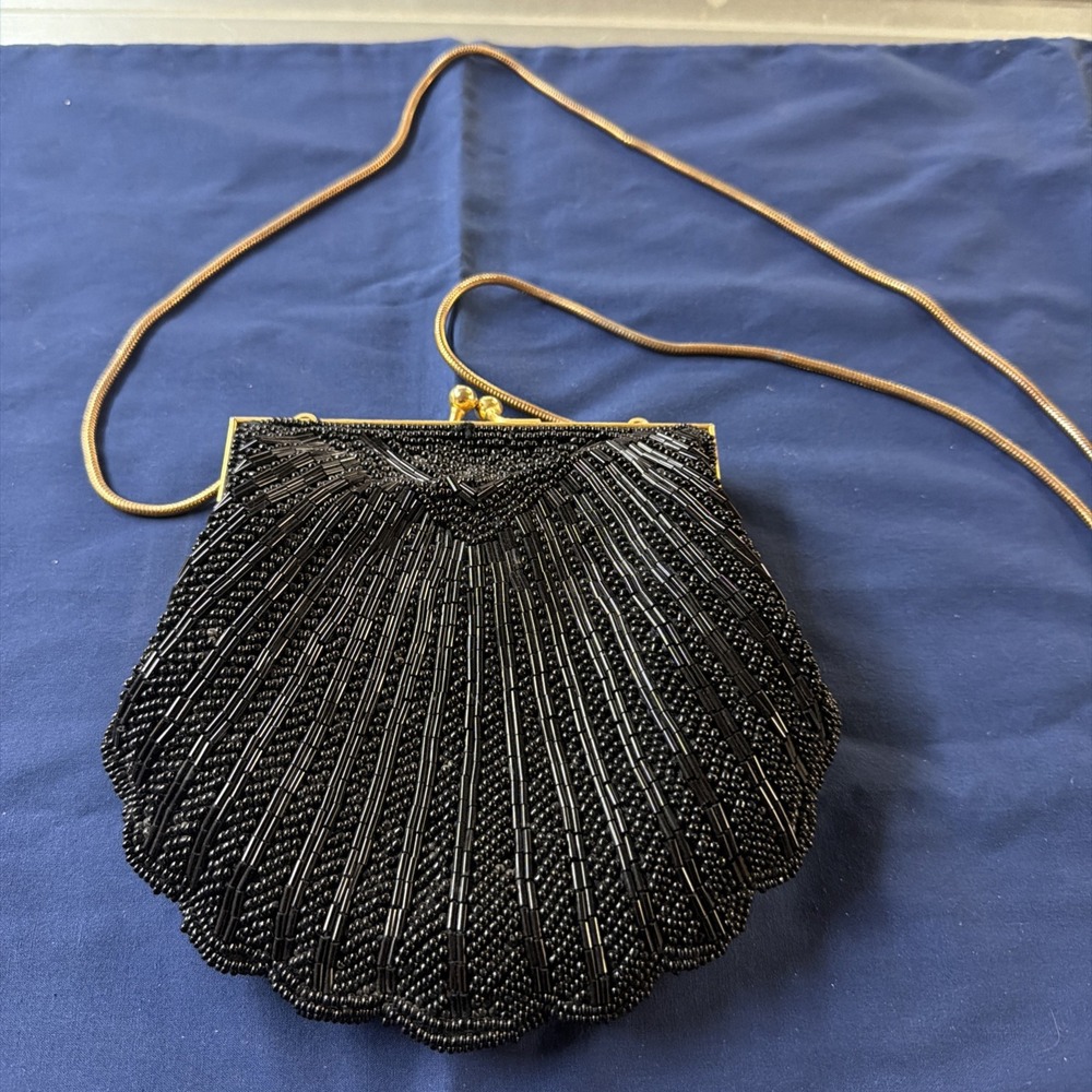 Vintage Carolyne  Barton Glass Beaded Evening Clutch Purse_CLAM SHELL Kiss Lock